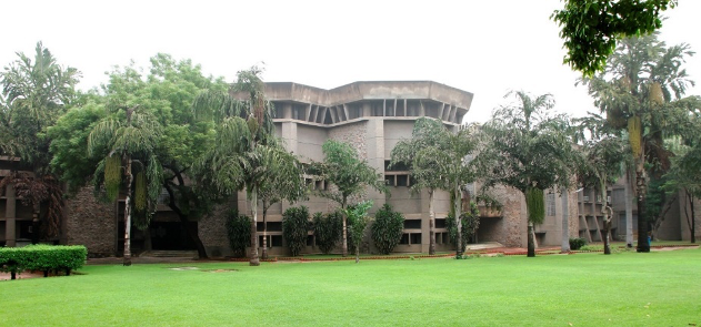 DFS Delhi B-School Overview