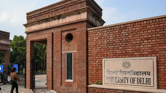 University of Delhi (DU)